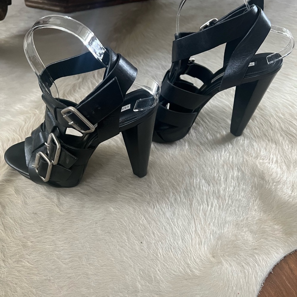 Vera Wang Lavender LIKE NEW platform scrappy sandal - Picture 7 of 9